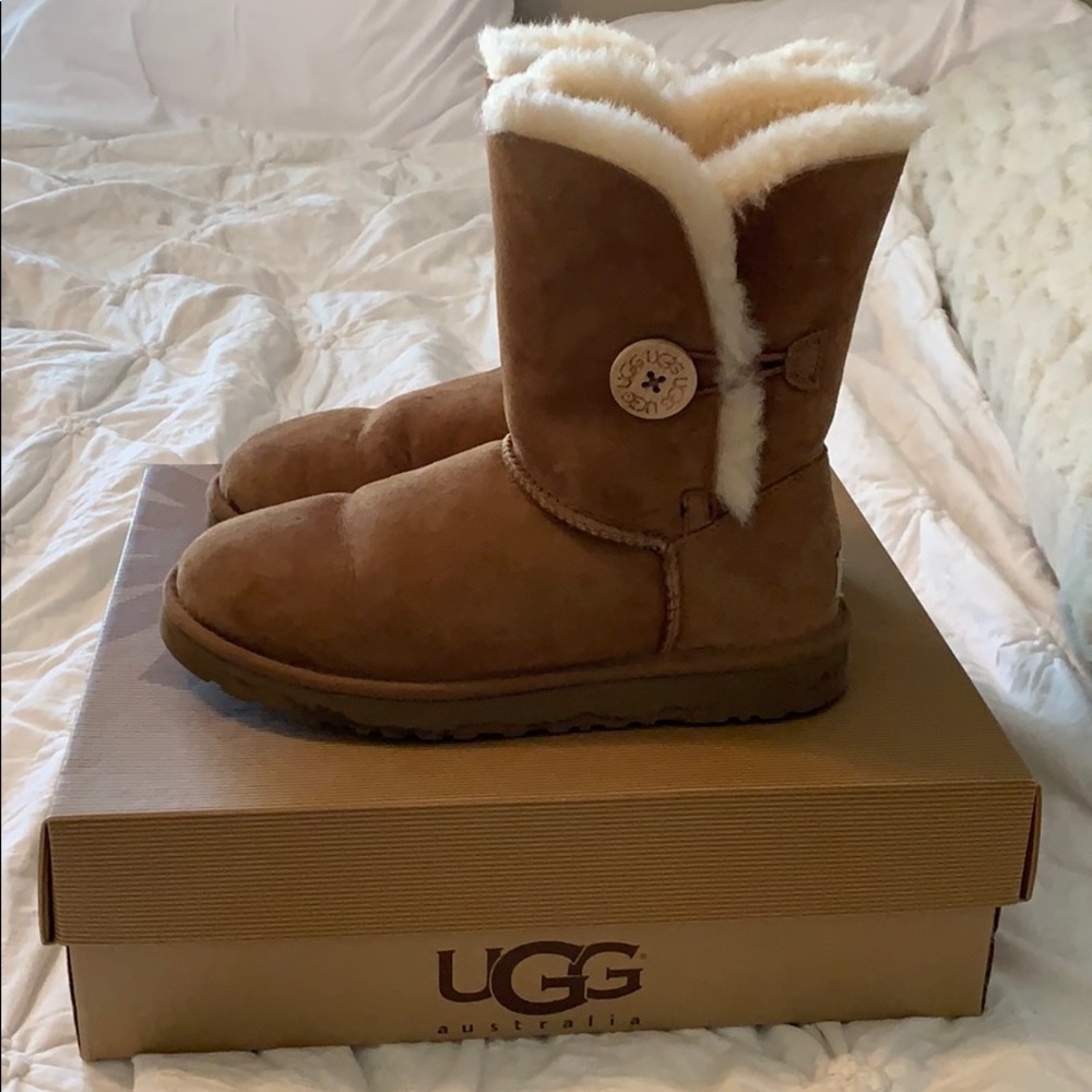 Bailey button Ugg boots
